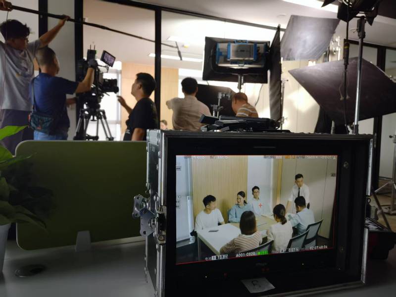 南皮县TVC拍摄公司：科技产品视觉化大师，诠释未来感与功能美学